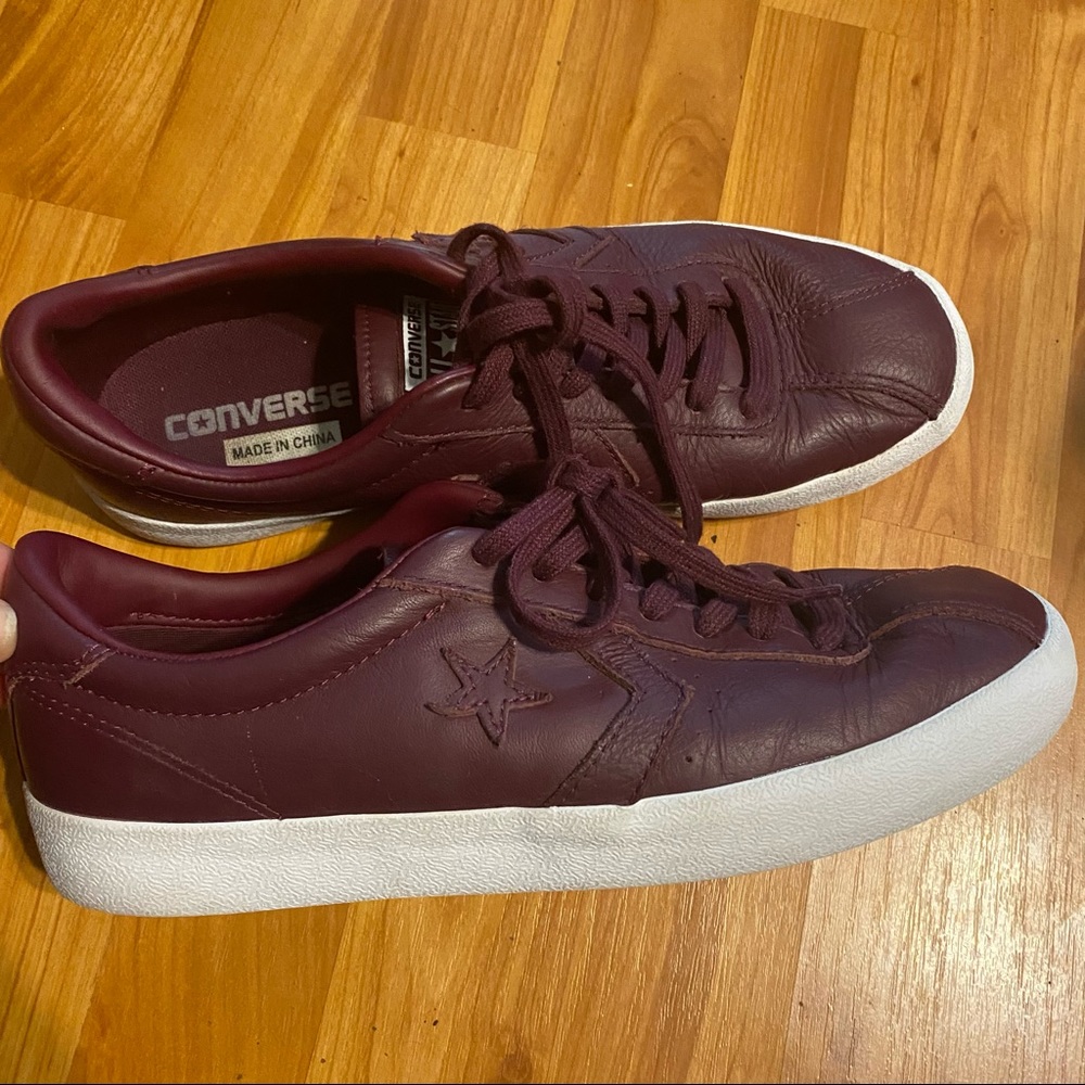 BNWOT Maroon Converse Leather sneakers